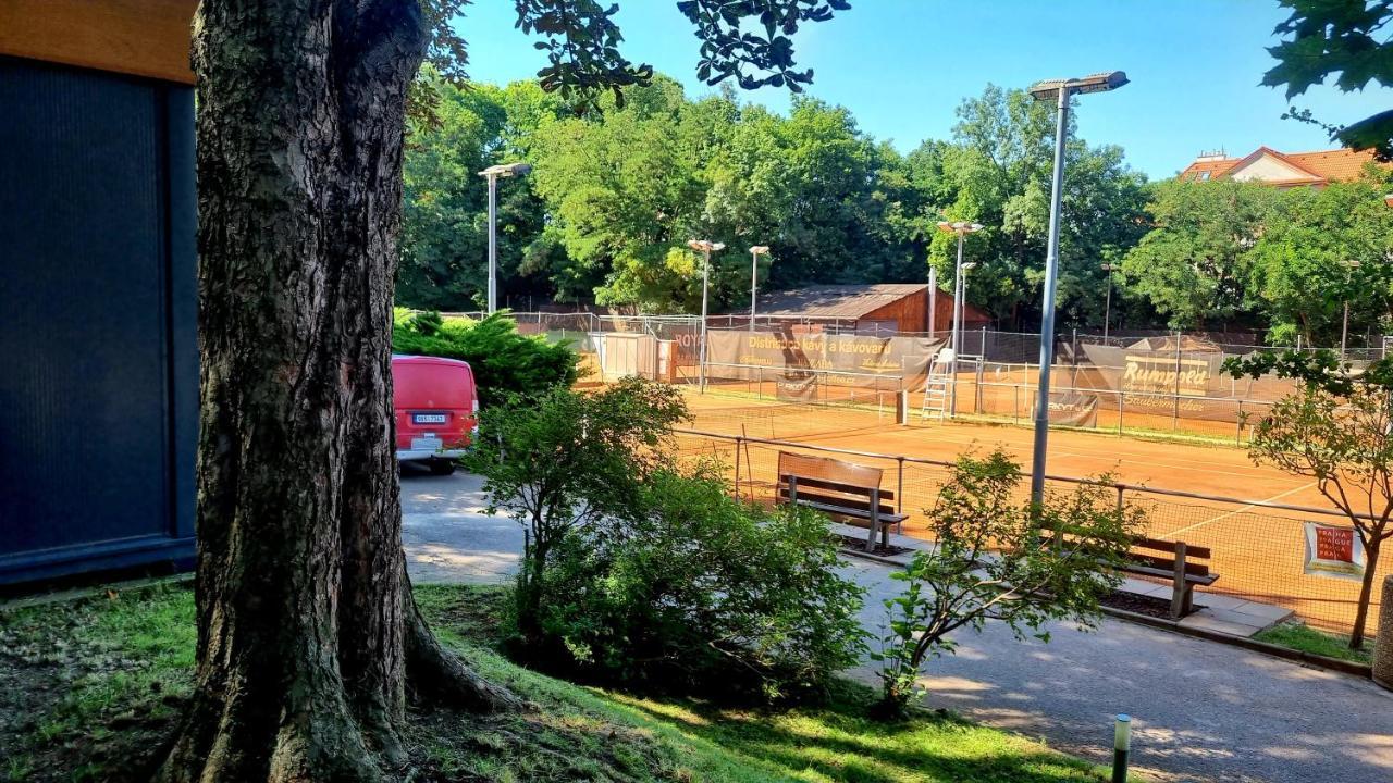Hostel Cibulka ปราก ภายนอก รูปภาพ